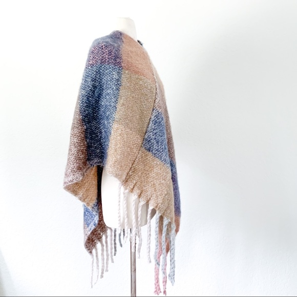 NEW MODCLOTH Soft Shawl - Picture 4 of 7